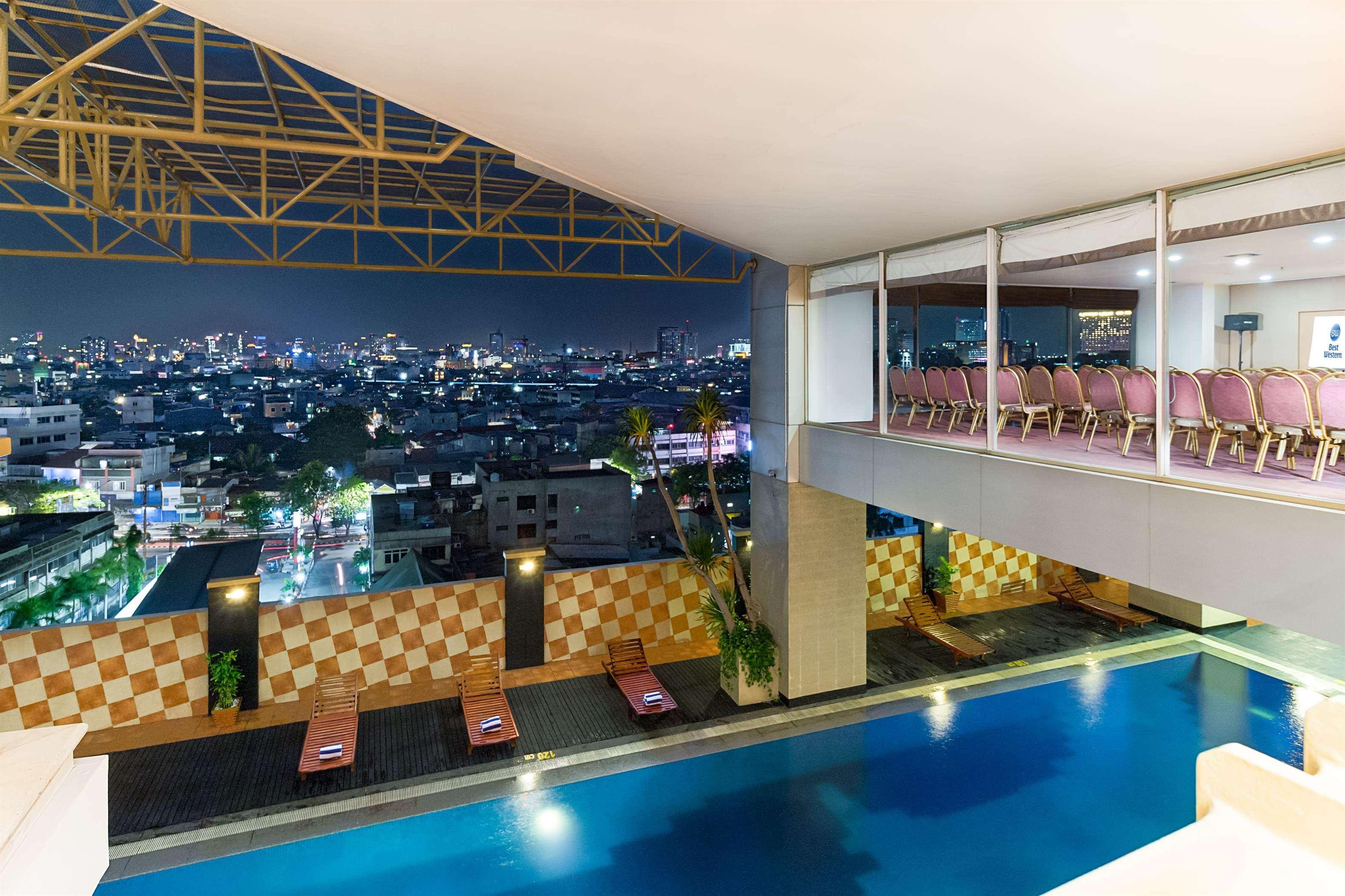 Best Western Mangga Dua Hotel & Residence Jakarta Exterior foto