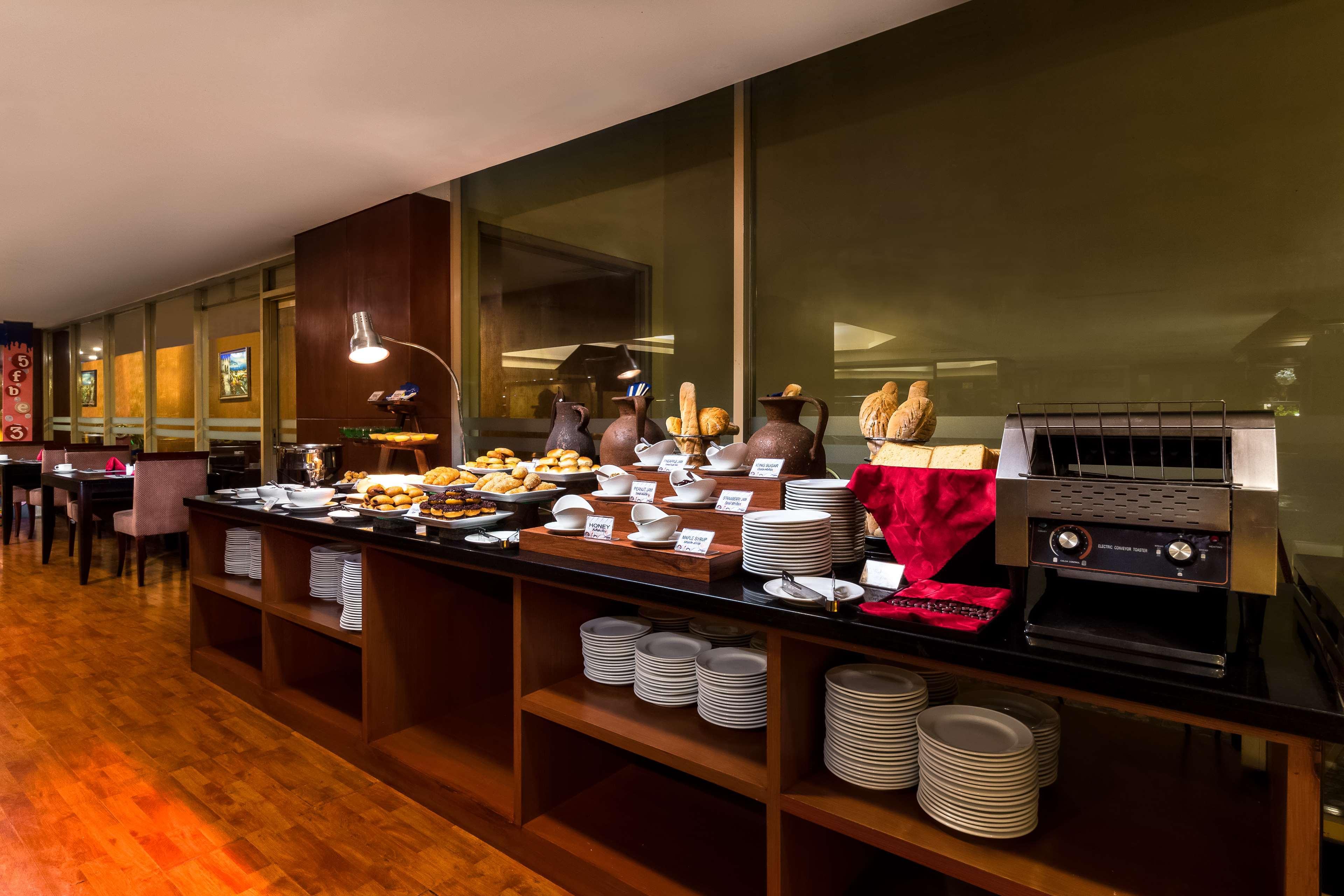Best Western Mangga Dua Hotel & Residence Jakarta Exterior foto